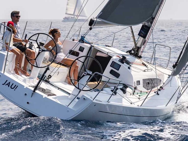 Hire a J 36 J 36 La Trinité-sur-Mer