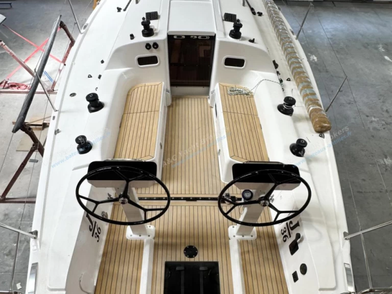 Yacht hire La Trinité-sur-Mer cheap J 36