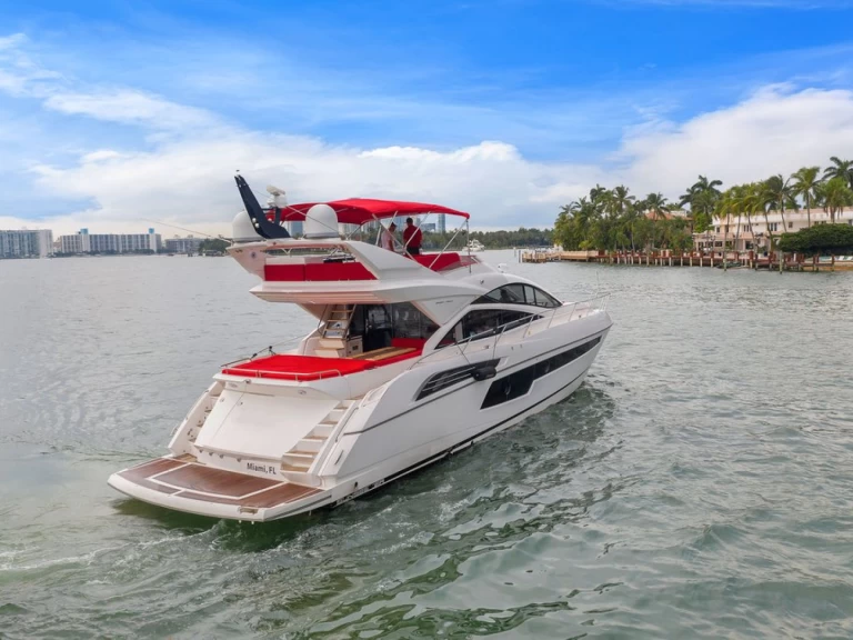 Yacht charter Miami Beach - Sunseeker 70  on SamBoat