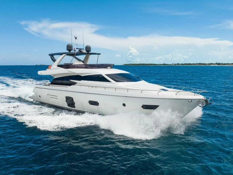 Hire a Ferretti 78 Miami Beach