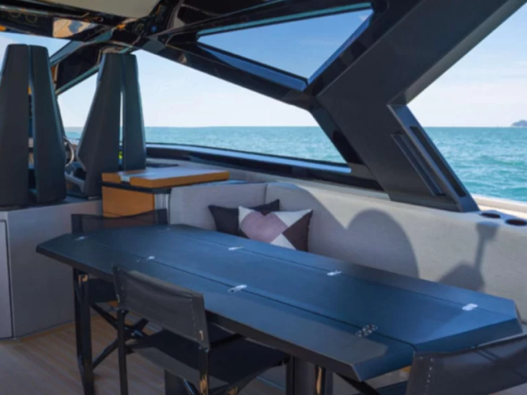 Hire Motorboat WALLY YACHTS with a boat licence