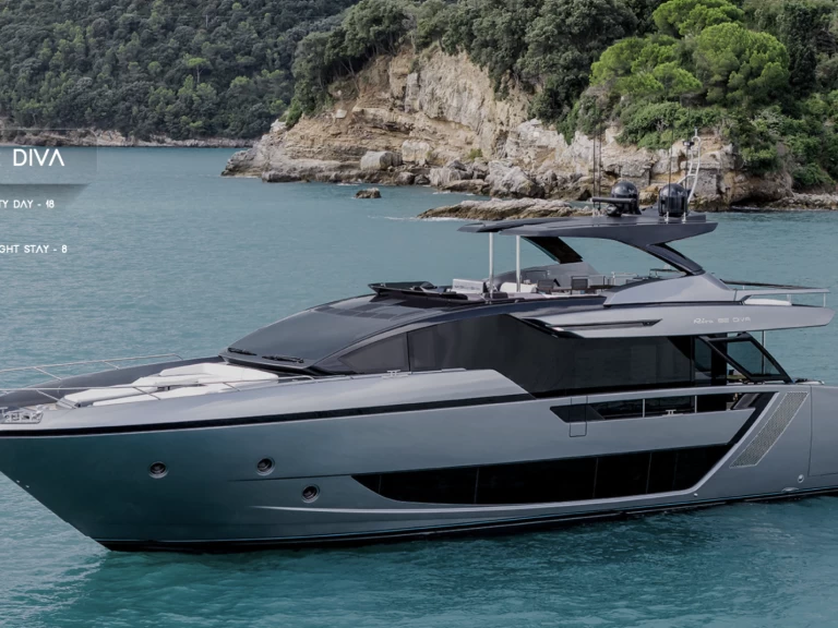 Hire Luxury Yacht Riva Diva with a boat licence
