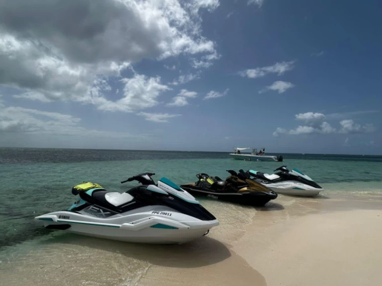 Hire Jet ski with or without skipper Yamaha Pointe-à-Pitre