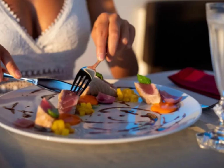 Hire Luxury Yacht with or without skipper Mangusta Portofino