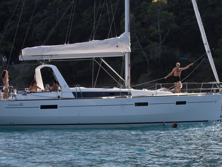 Yacht hire Ajaccio cheap Oceanis 45