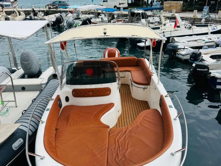 Hire Motorboat with or without skipper Saver Sarandë