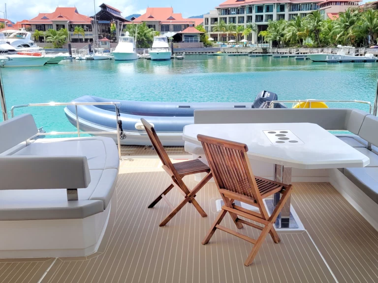 Hire Motorboat with or without skipper Leopard Eden Island