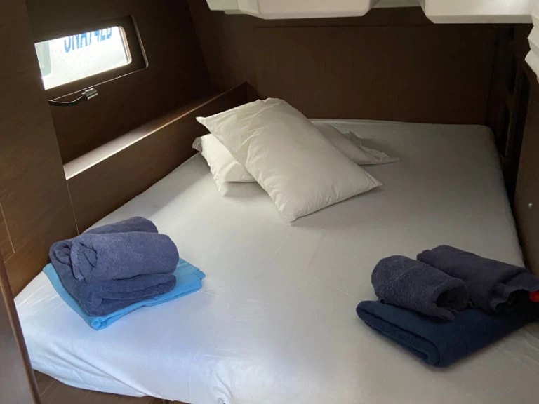 Hire a Bénéteau Oceanis 46.1 Cannigione