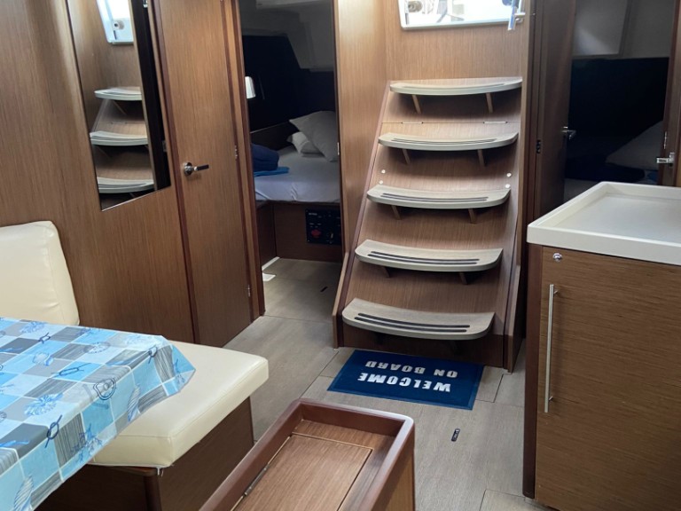 Yacht hire Cannigione cheap Oceanis 46.1