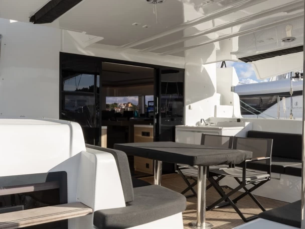 Yacht charter Trogir - Lagoon Lagoon 51 on SamBoat