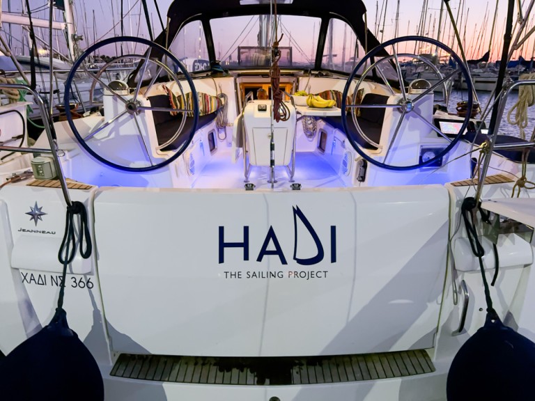 Sailboat hire in Alimos - Jeanneau Sun Odyssey 469