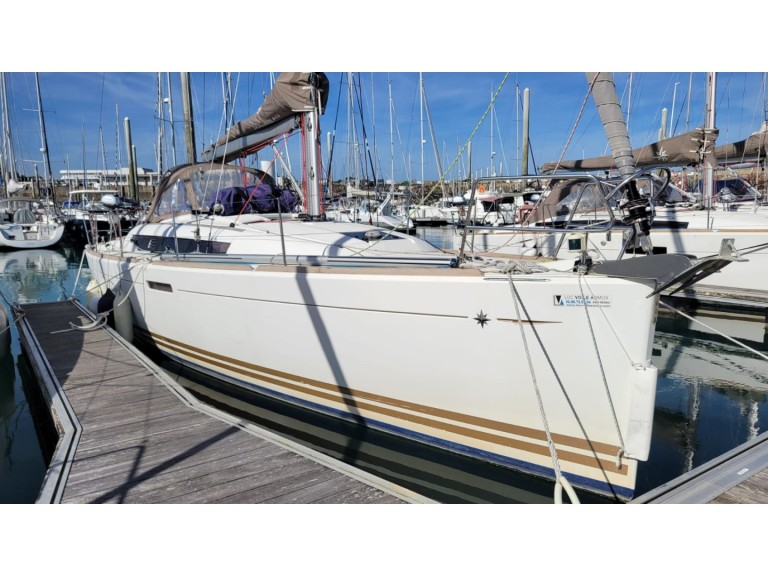 Sailboat hire in Saint-Quay-Portrieux - Jeanneau Sun odyssey 379 performance