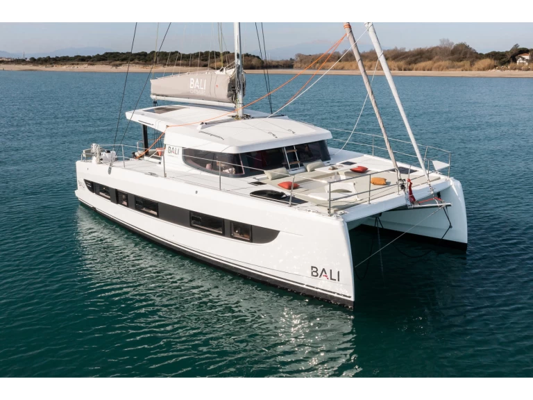 Hire Catamaran Bali with a boat licence