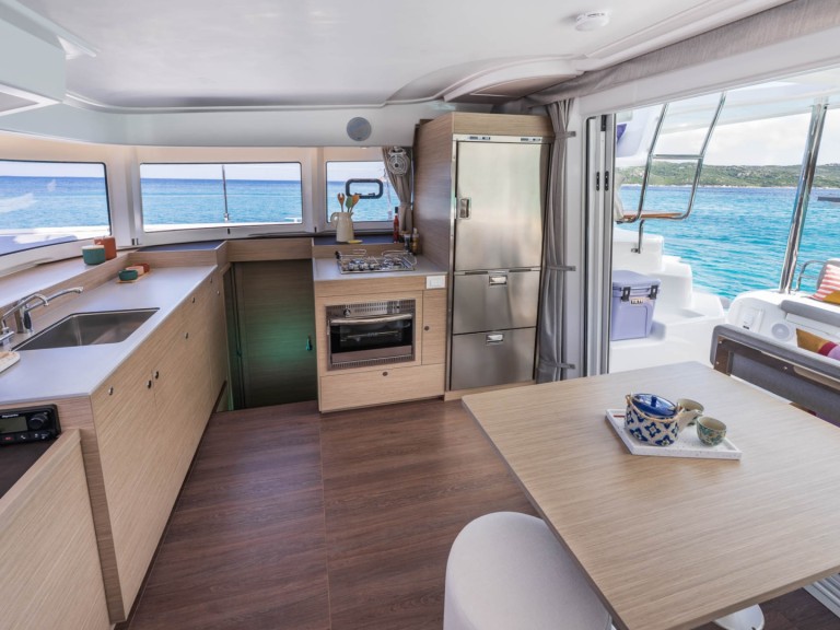 Yacht charter Split - Lagoon Lagoon 38 on SamBoat