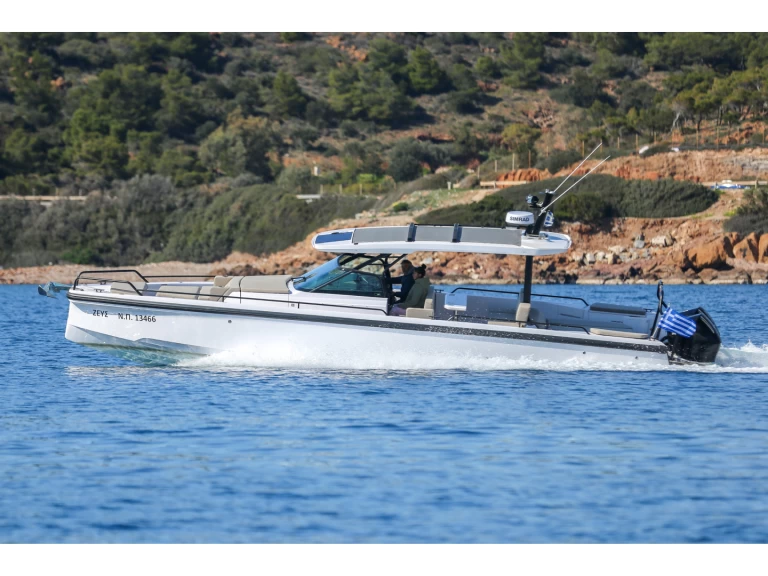 Motorboat to hire Eretria at the best price