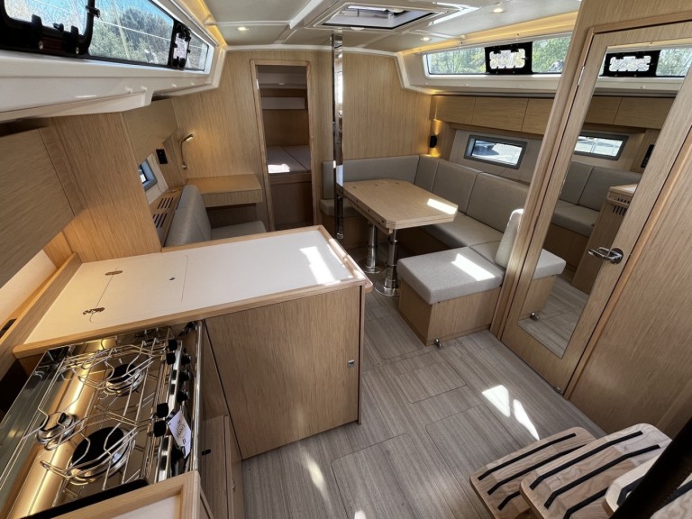 Hire Sailboat with or without skipper Bavaria La Rochelle