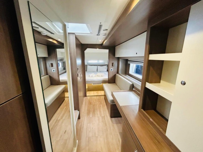 Catamaran hire in Lefkáda - Bali Bali 4.2