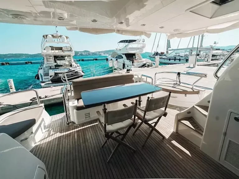 Hire a Elegance Yachts Elegance 60 Fly Drage