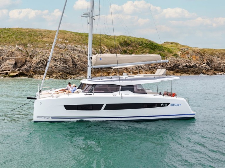 Hire Catamaran with or without skipper Fountaine Pajot Saint-Raphaël
