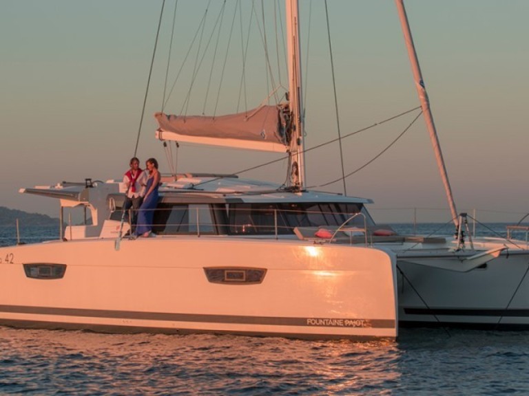Hire Catamaran Fountaine Pajot with a boat licence