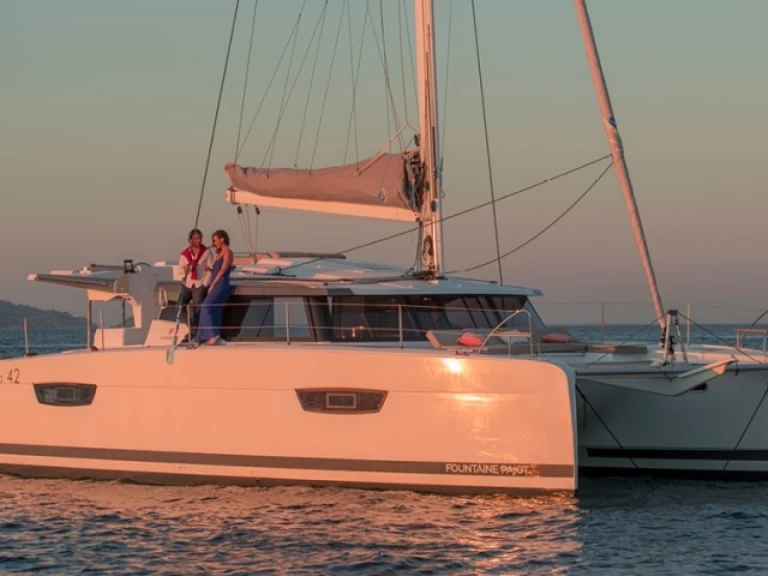 Hire Catamaran Fountaine Pajot with a boat licence