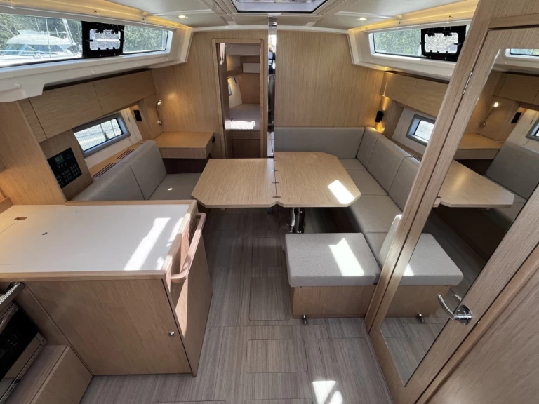 Hire Sailboat with or without skipper Bavaria La Rochelle