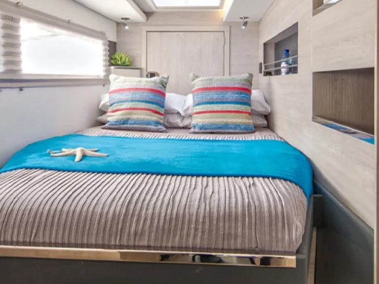 Catamaran hire in Raiatea - Leopard Leopard 45