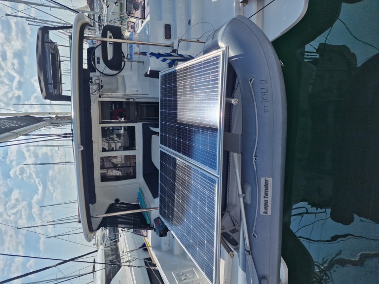 Hire Catamaran Lagoon with a boat licence