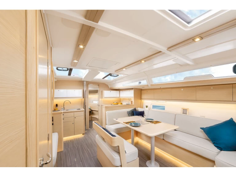 Sailboat hire in Gouvia - Dufour Dufour 430