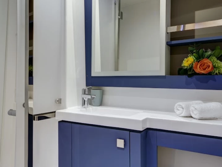 Hire a Fountaine Pajot Tanna 47 Lávrio