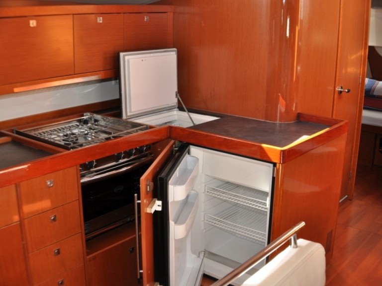 Charter a Bénéteau Oceanis 48 in Punat on Samboat