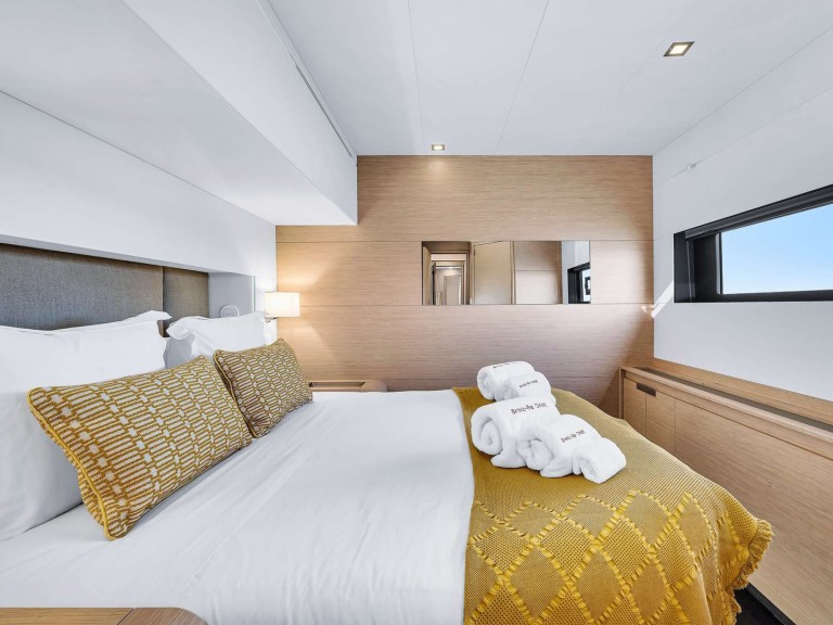 Hire Catamaran Fountaine Pajot with a boat licence