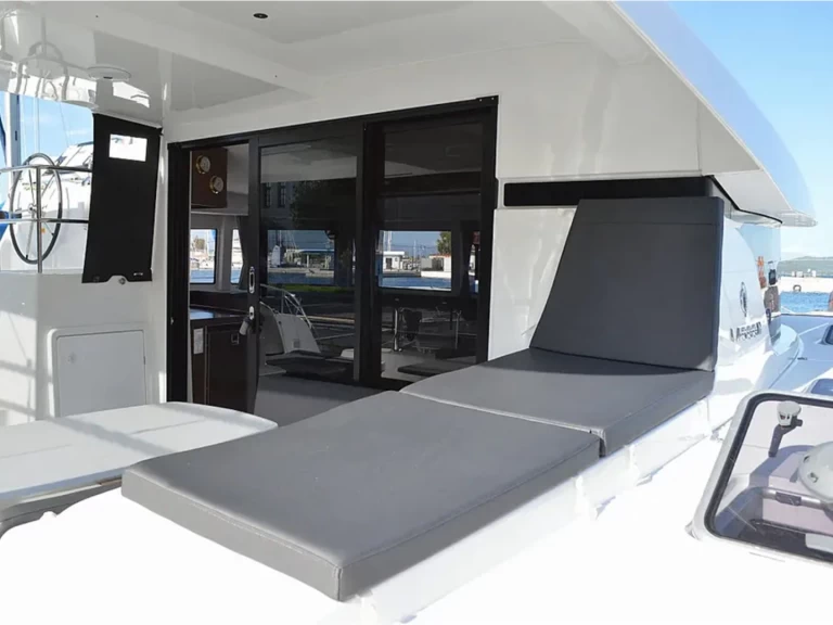 Yacht hire Lávrio cheap Lagoon 42