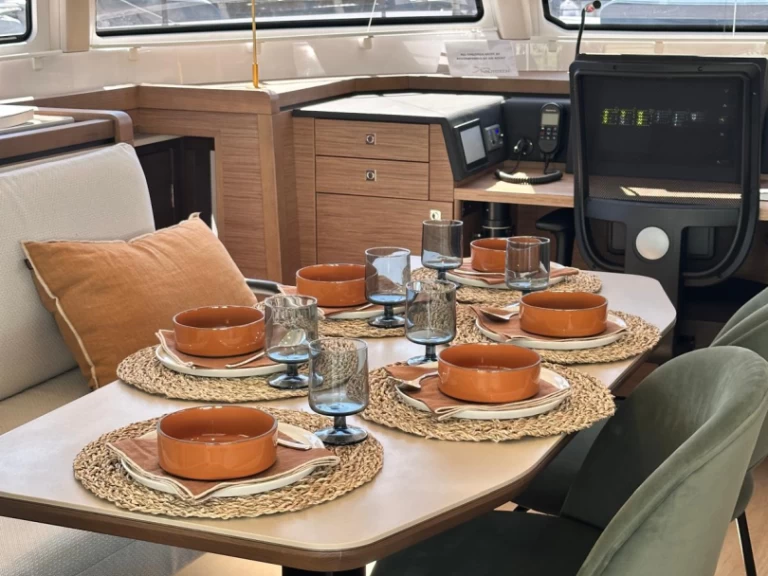 Hire Catamaran with or without skipper Nautitech Lávrio