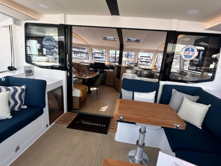 Hire Catamaran Nautitech with a boat licence