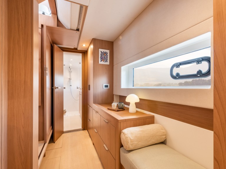 Hire a Bali Bali Catsmart Pula