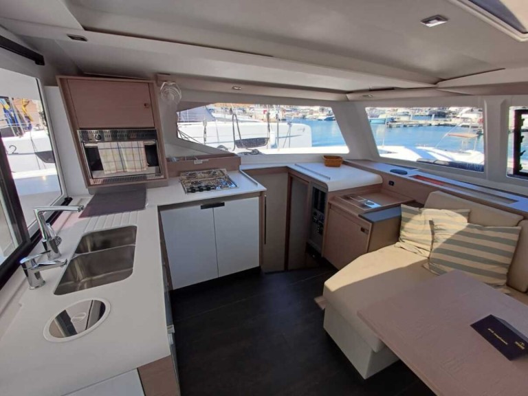 Charter a Fountaine Pajot Isla 40 in Rhodes (City) on Samboat