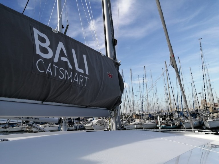 Catamaran to hire Cagliari at the best price