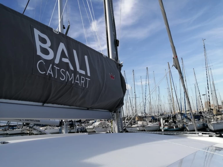 Catamaran to hire Cagliari at the best price