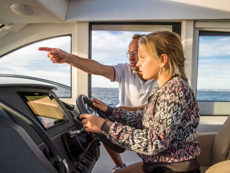 Yacht hire Split cheap Nimbus 305 Coupe