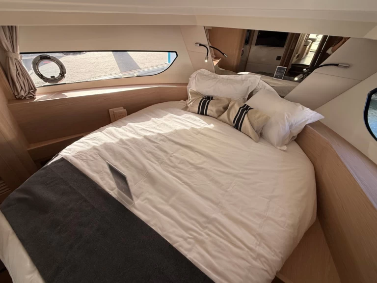 Yacht hire Split cheap Swift Trawler 37 Fly