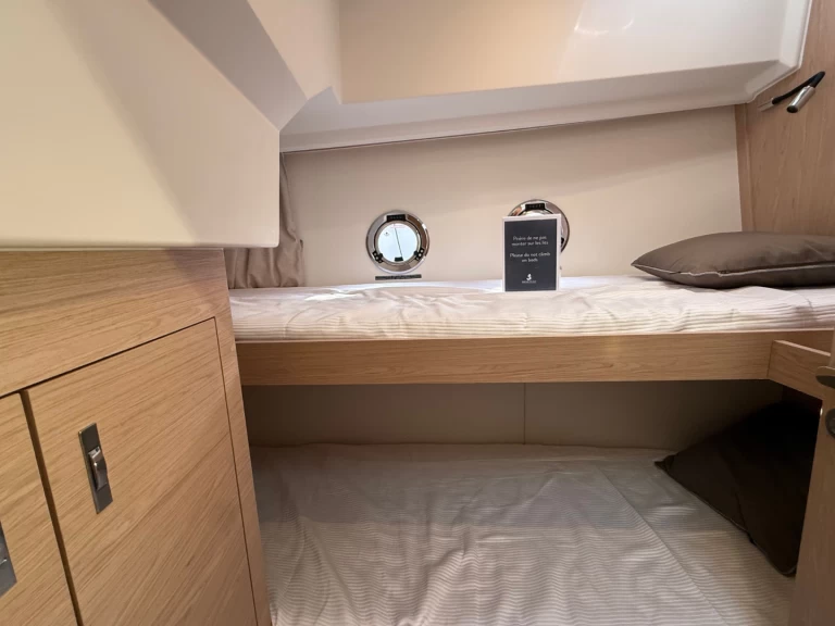 Charter a Bénéteau Swift Trawler 37 Fly in Split on Samboat