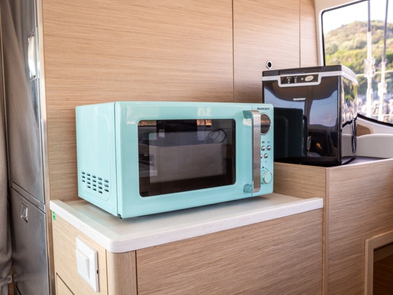 Charter a Lagoon Lagoon 43 in Lefkáda on Samboat