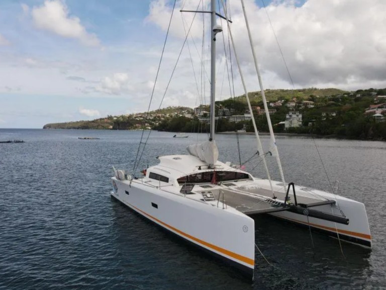 Catamaran to hire Diélette at the best price