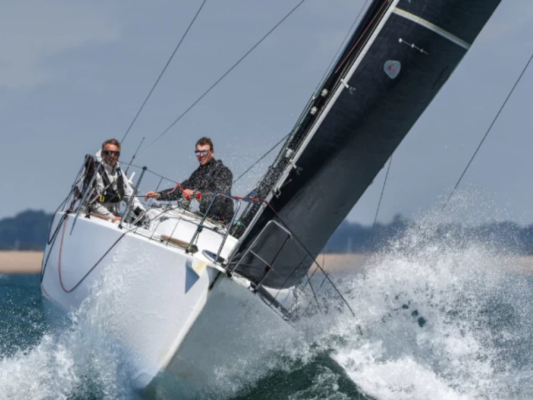 Sailboat hire in Cherbourg-en-Cotentin - Jpk Jpk 1010