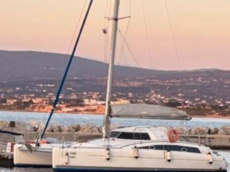 Charter a Fountaine Pajot Maldives 32 in Málaga on Samboat