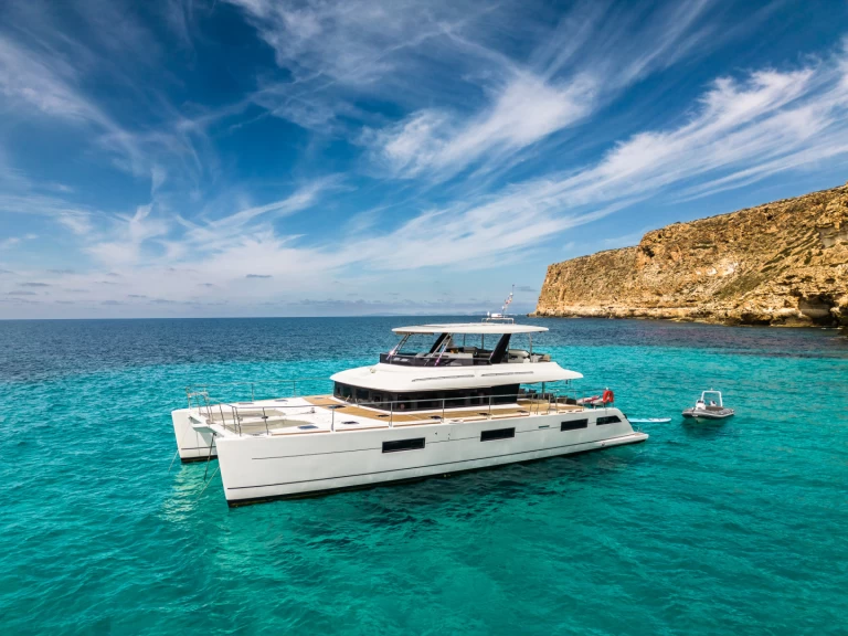 Charter a Lagoon Lagoon 630 Motor Yacht in s'Arenal on Samboat