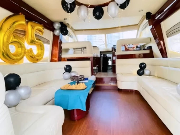 Hire Luxury Yacht Majesty Yachts with a boat licence