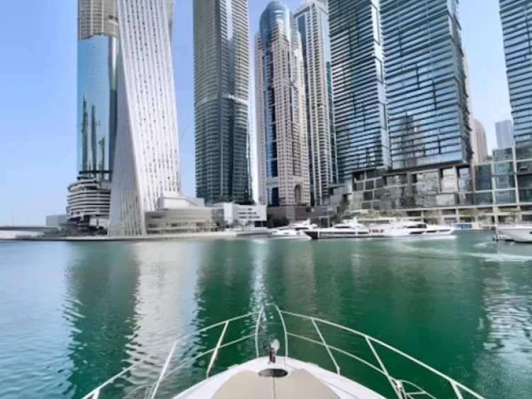 Luxury Yacht to hire Dubai Marina at the best price