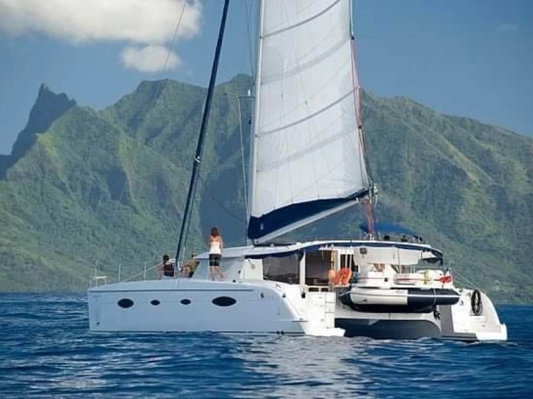 Yacht charter Papeete - Fountaine Pajot Salina 48 on SamBoat